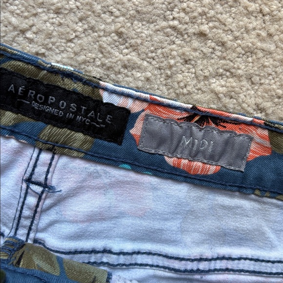 3 pair Aeropostale midi jean shorts - Picture 6 of 8